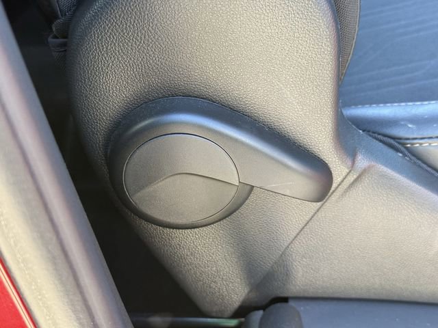 Used 2021 Chevrolet Trax LT w/ LT Convenience Package image 29