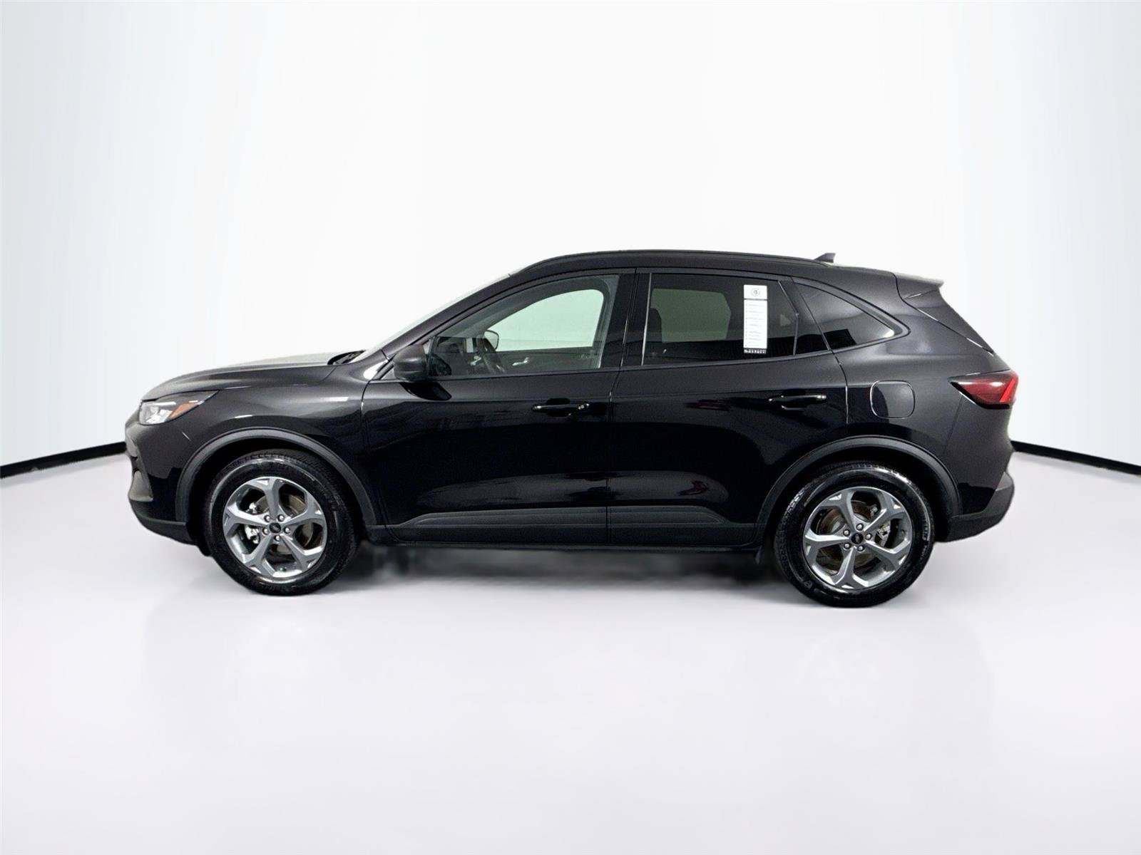 Used 2025 Ford Escape ST-Line FWD image 12