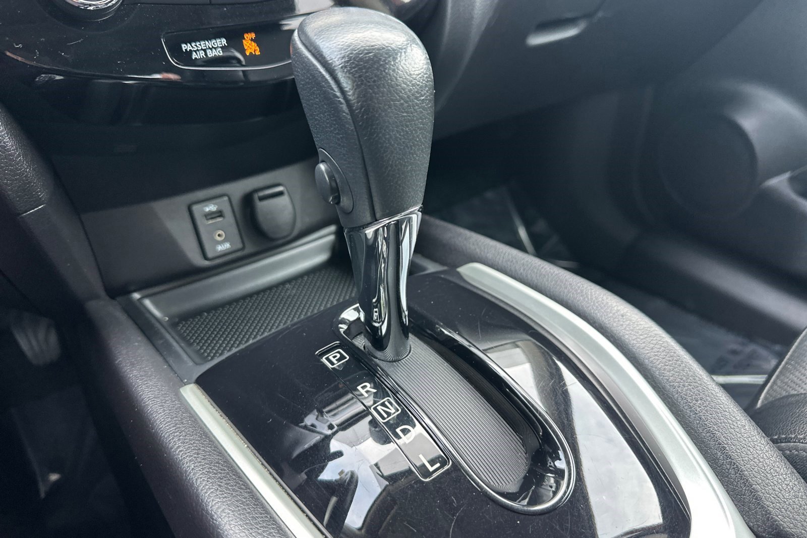 Used 2016 Nissan Rogue SL w/ SL Premium Package image 18