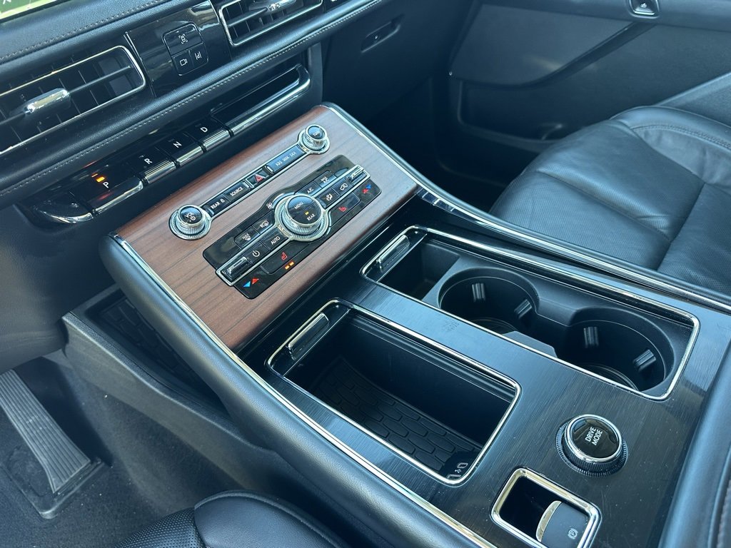 Used 2023 Lincoln Aviator Reserve image 28