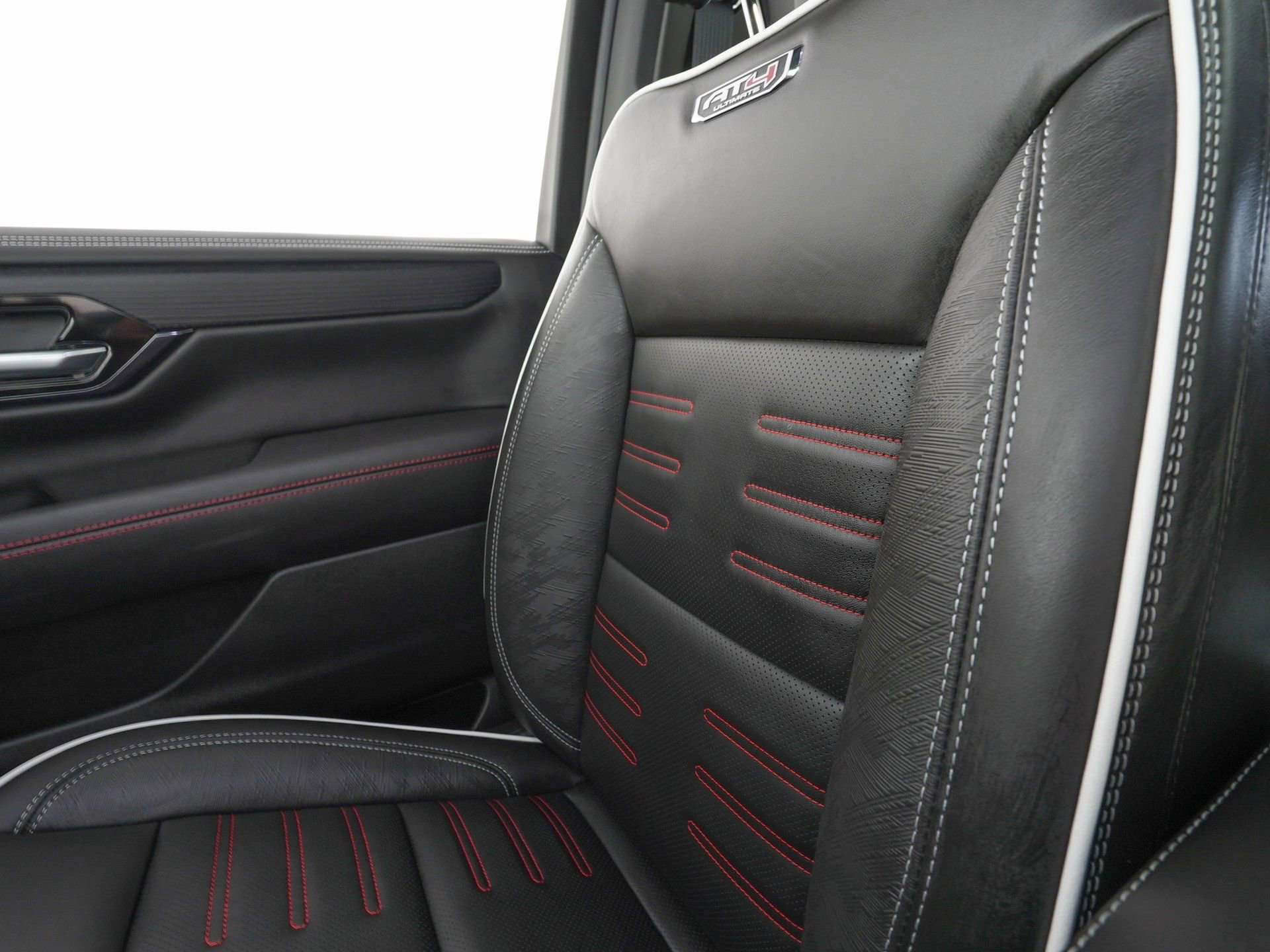 Used 2026 GMC Yukon XL AT4 Ultimate image 31