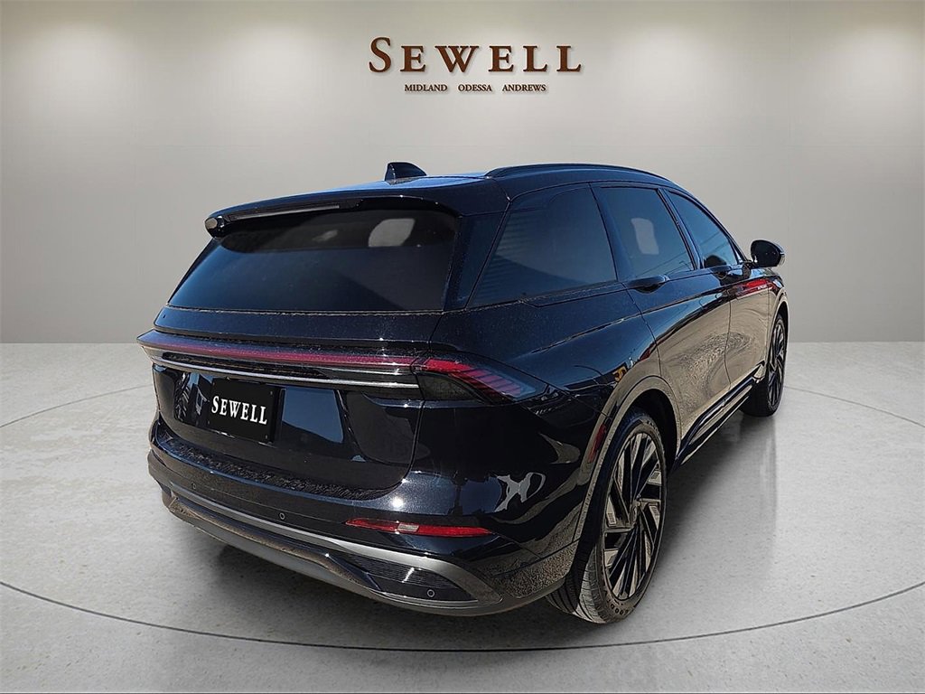 Certified 2025 Lincoln Nautilus Reserve w/ Jet Appearance Package image 4