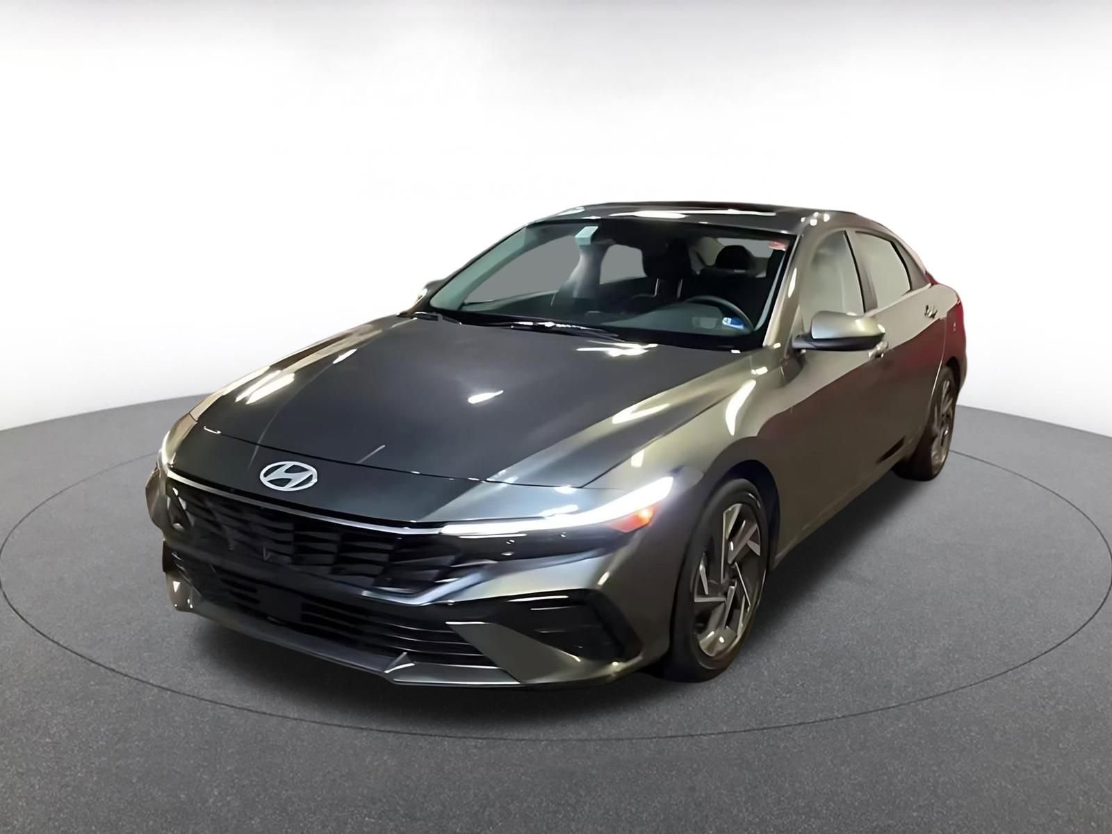 Used 2025 Hyundai Elantra SEL image 7