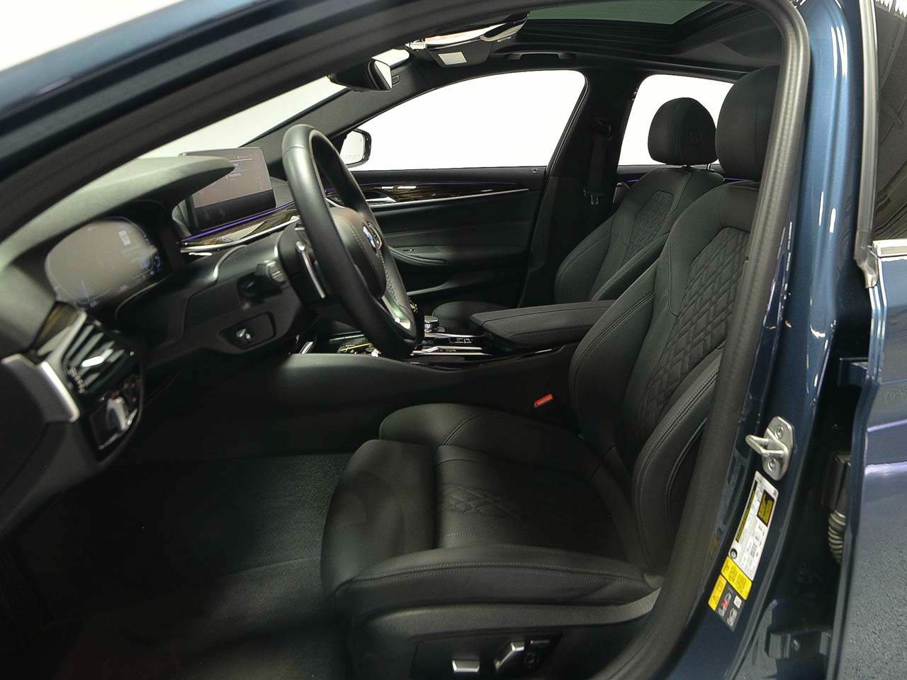 Certified 2023 BMW 530e w/ Convenience Package RWD image 8