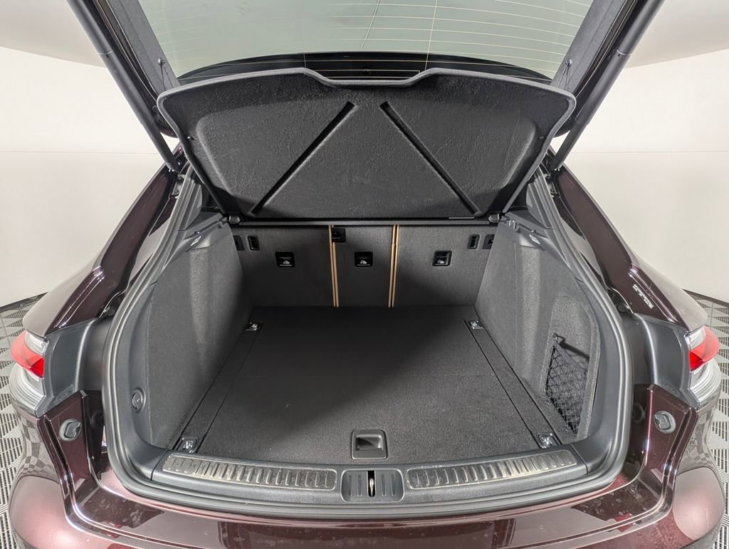 New 2026 Porsche Macan image 17