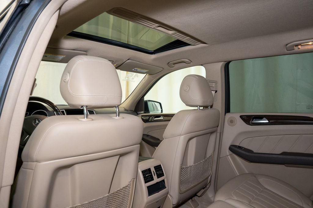 Used 2015 Mercedes-Benz GL 450 4MATIC image 9