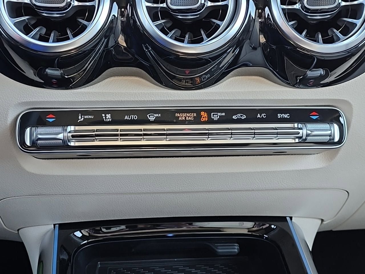 New 2026 Mercedes-Benz GLB 250 4MATIC image 17