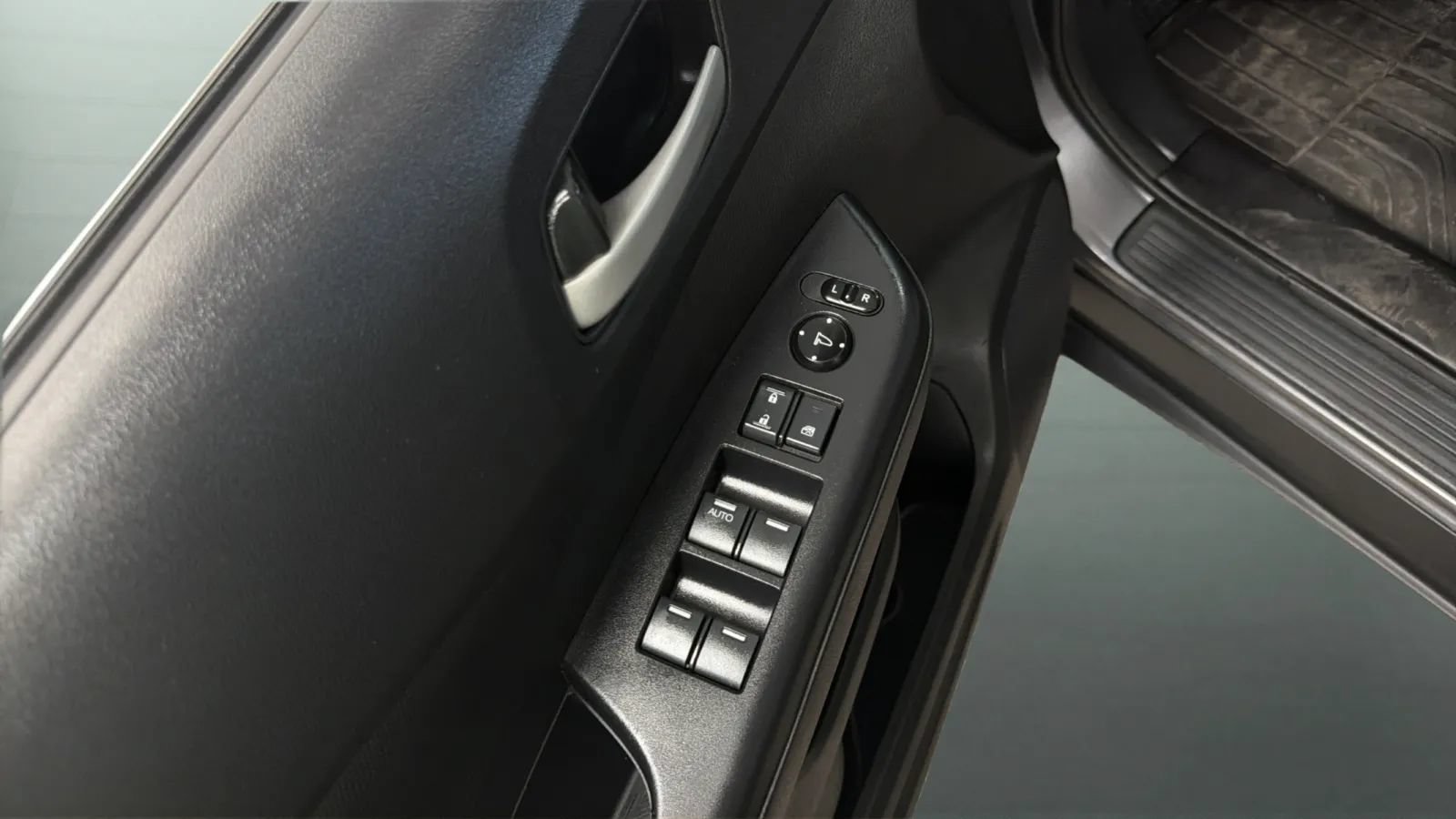 Used 2016 Honda CR-V SE image 17