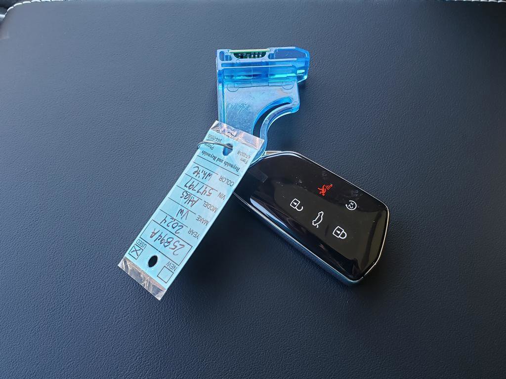 Used 2024 Volkswagen Atlas SEL Premium R-Line image 41