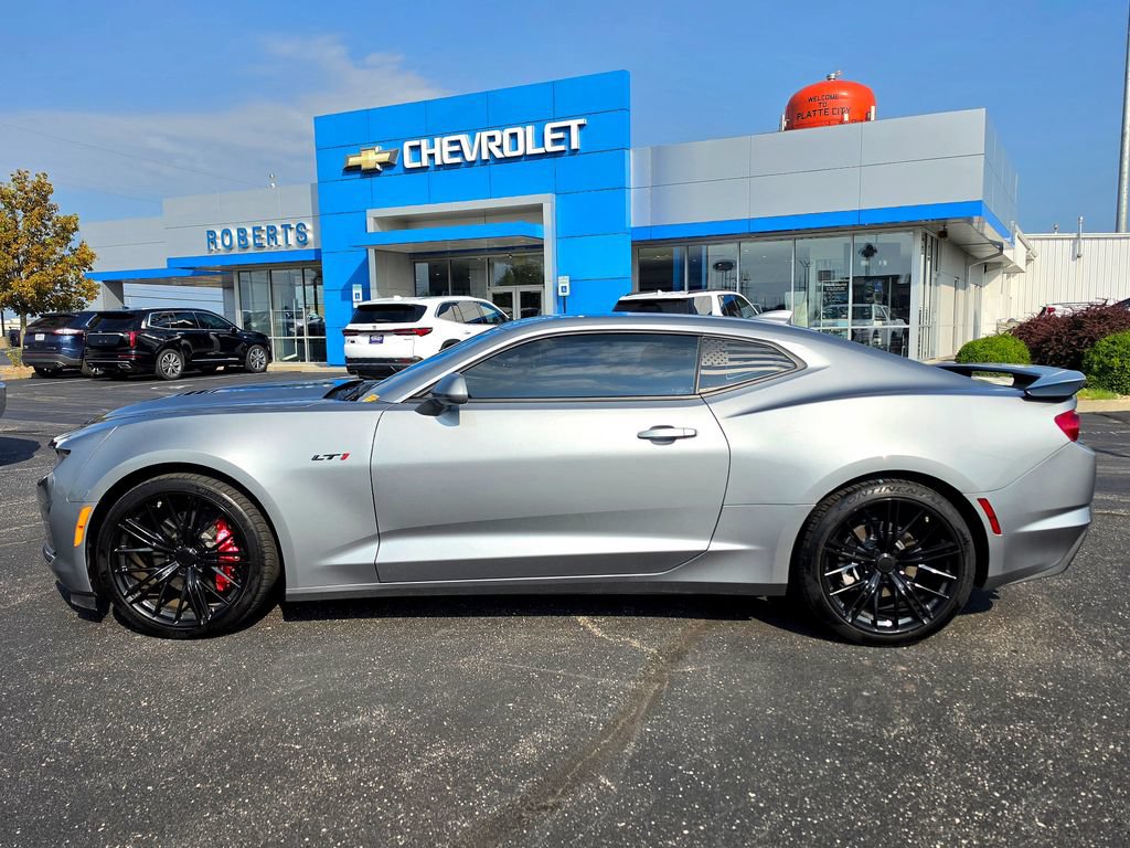 Used 2023 Chevrolet Camaro LT RWD image 3