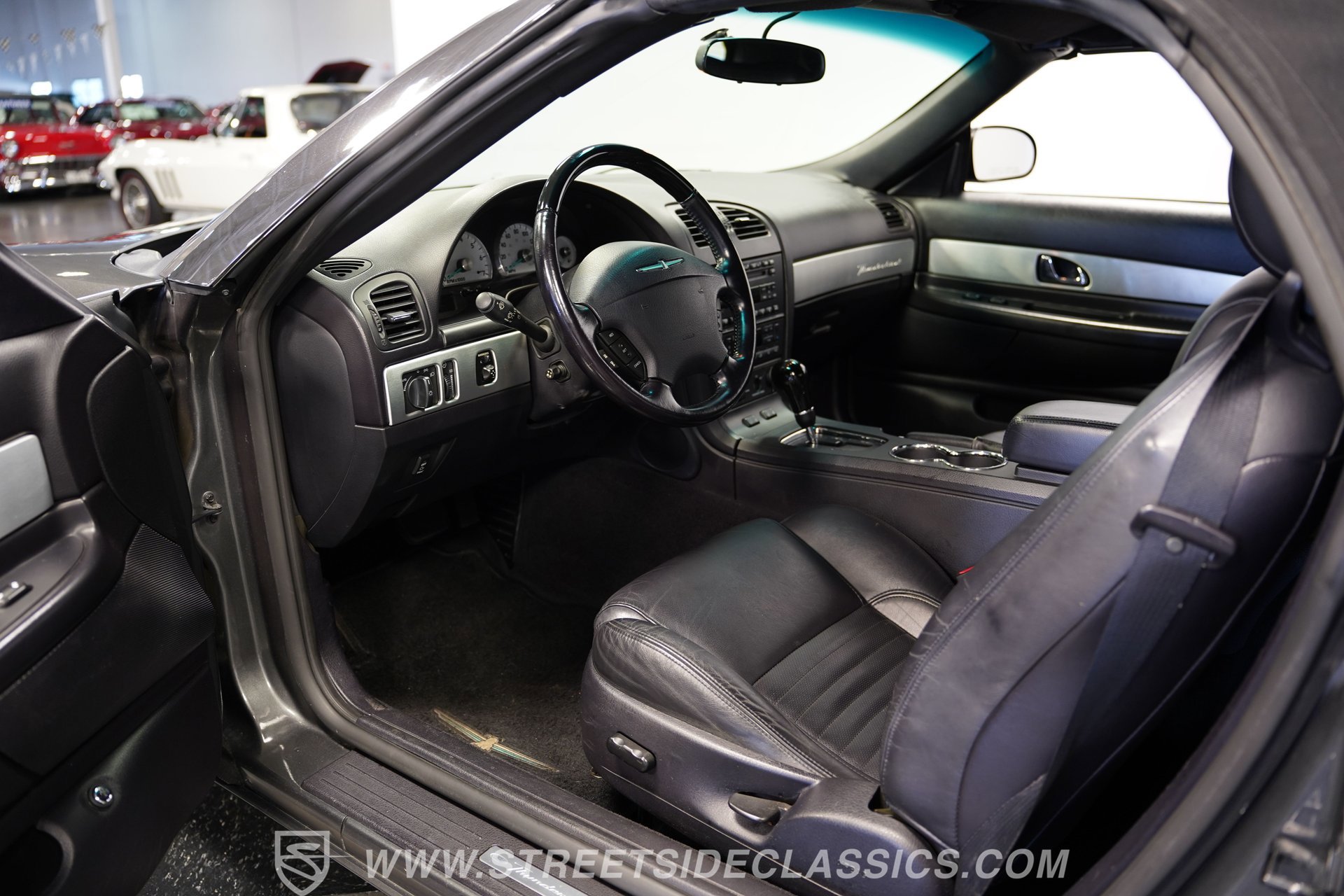 Used 2003 Ford Thunderbird image 4