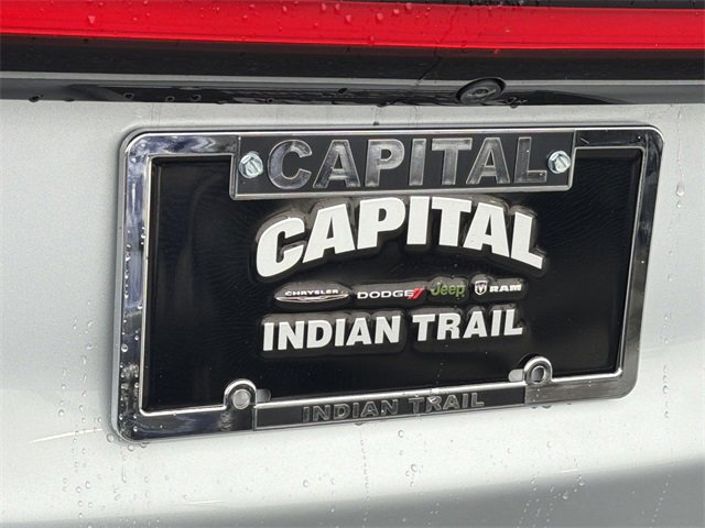 Used 2024 Chrysler Pacifica Touring-L image 40