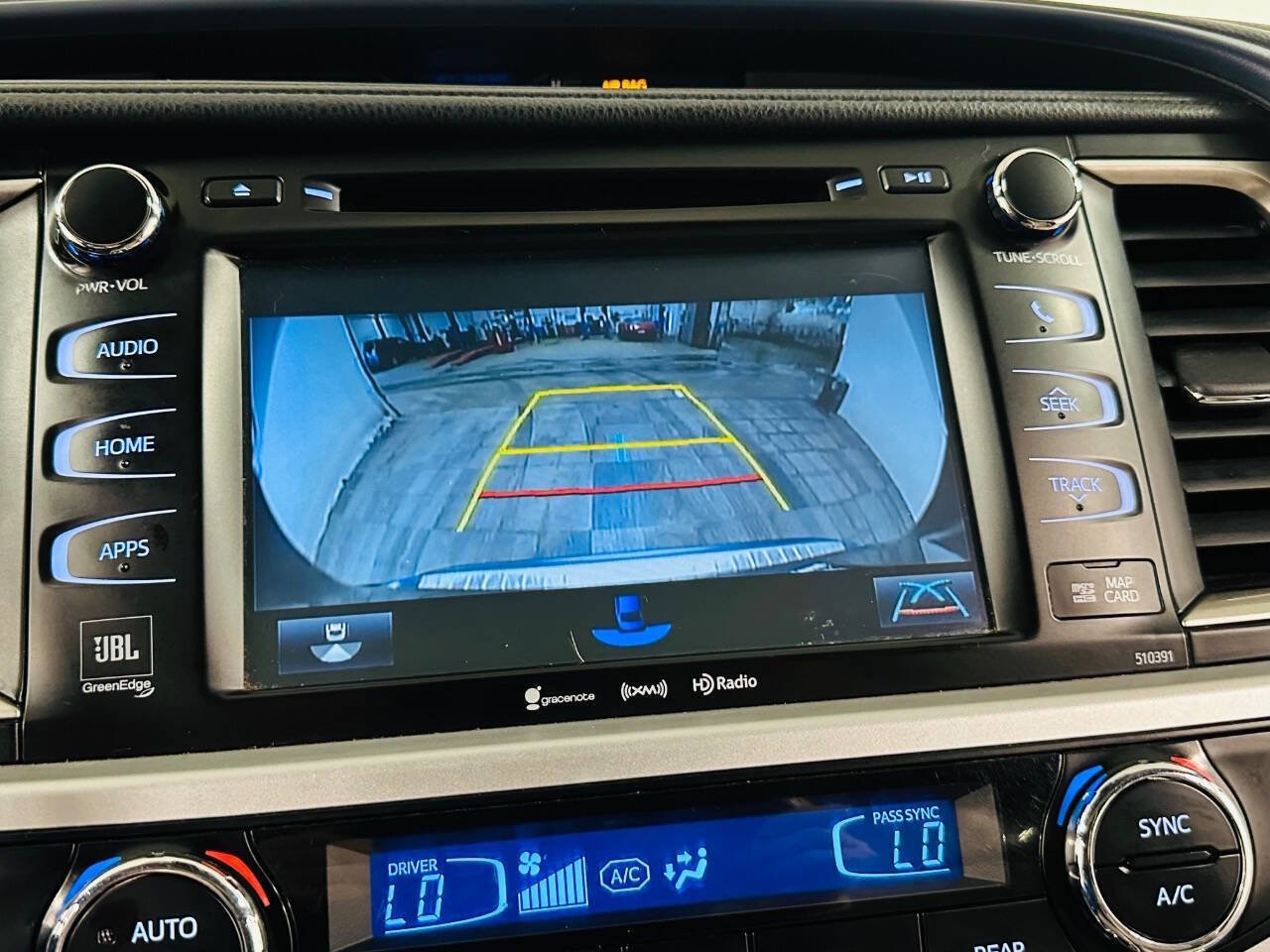 Used 2019 Toyota Highlander Limited Platinum AWD/4WD image 13