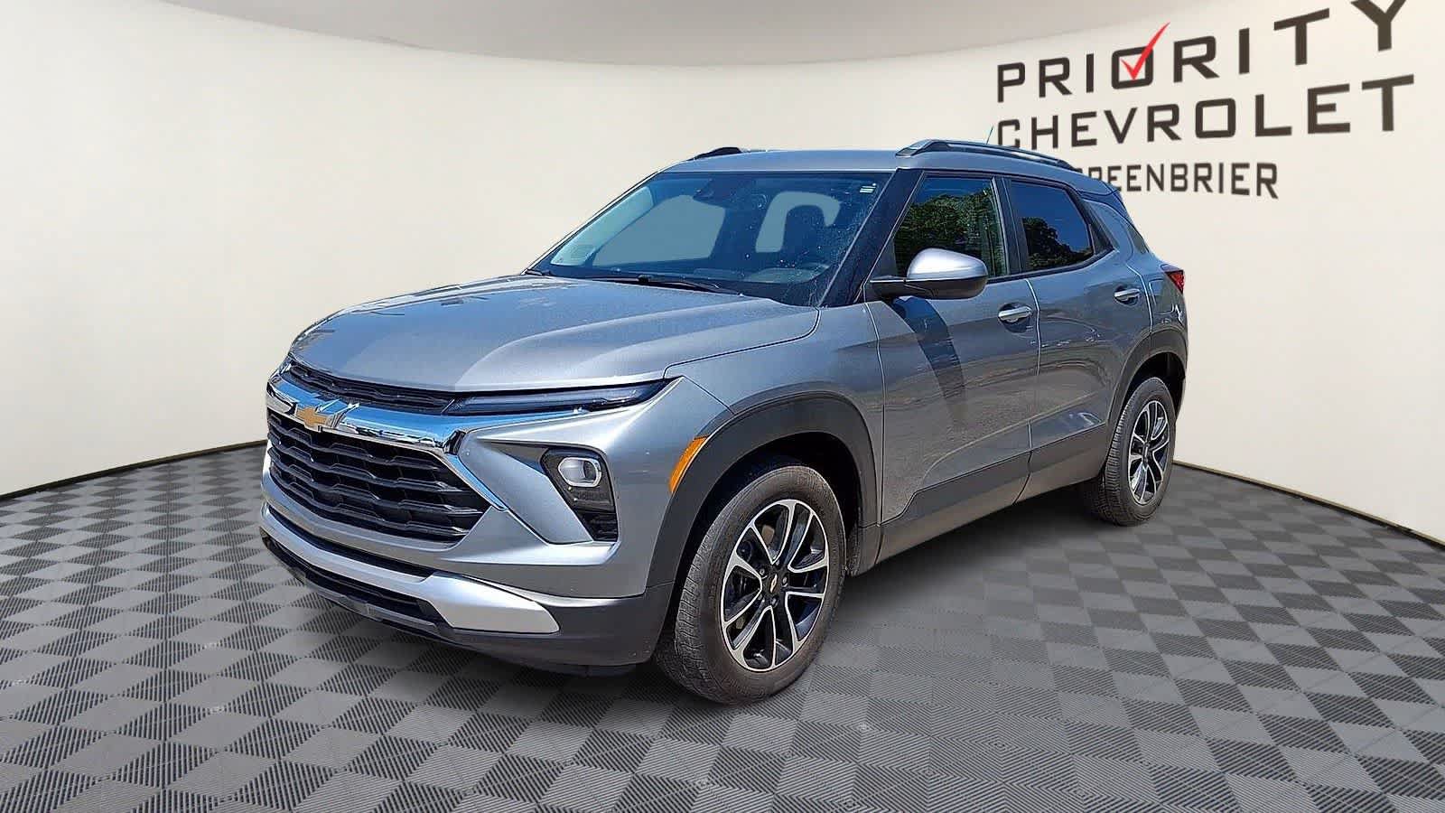 Used 2024 Chevrolet TrailBlazer LT w/ Convenience Package FWD image 4