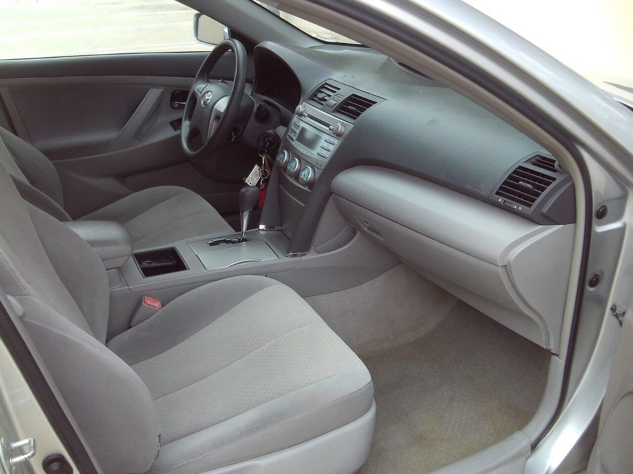 Used 2009 Toyota Camry LE image 16