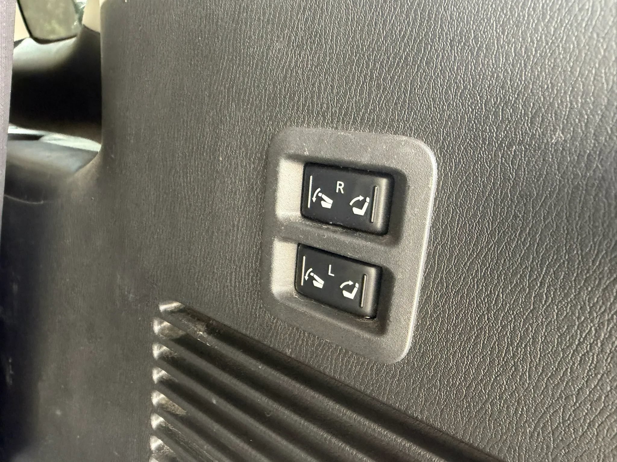 Used 2019 Nissan Armada SV w/ Driver Package RWD image 37