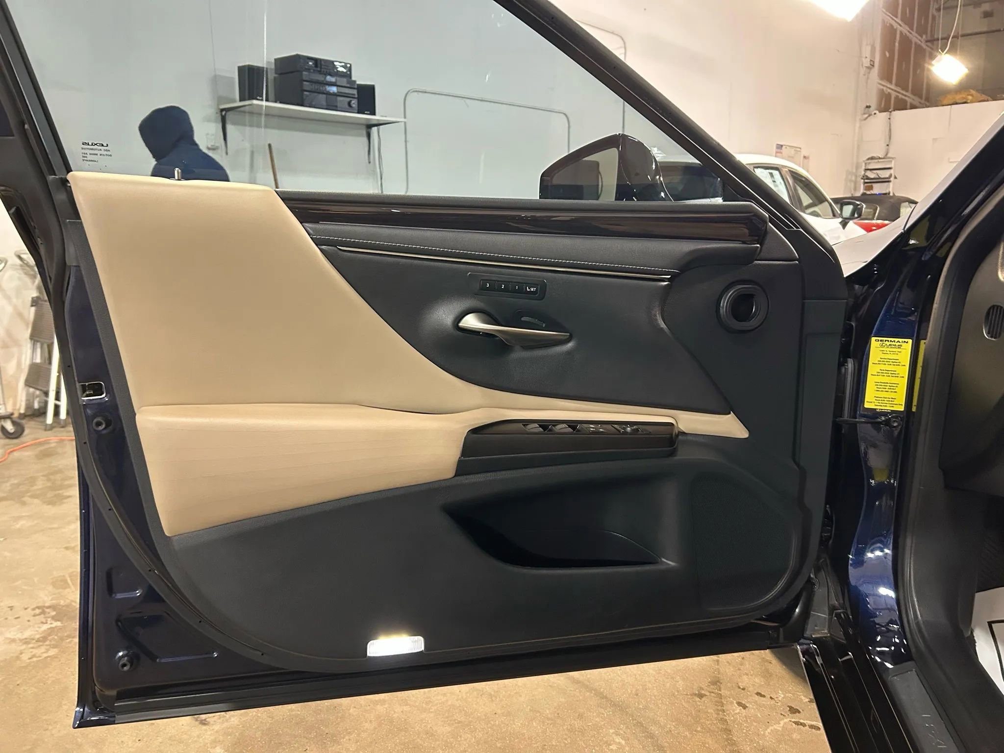 Used 2019 Lexus ES 350 w/ Accessory Package 2 image 16