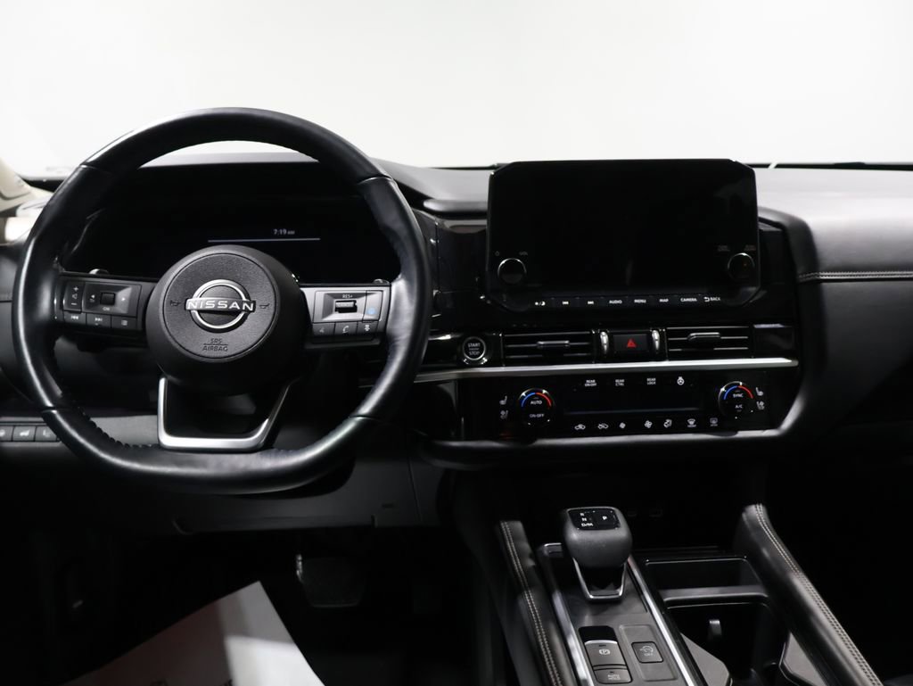 Used 2022 Nissan Pathfinder Platinum w/ Cargo Package image 14