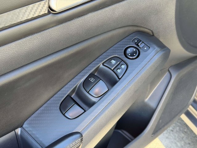 Used 2025 Nissan Altima 2.5 SV FWD image 18