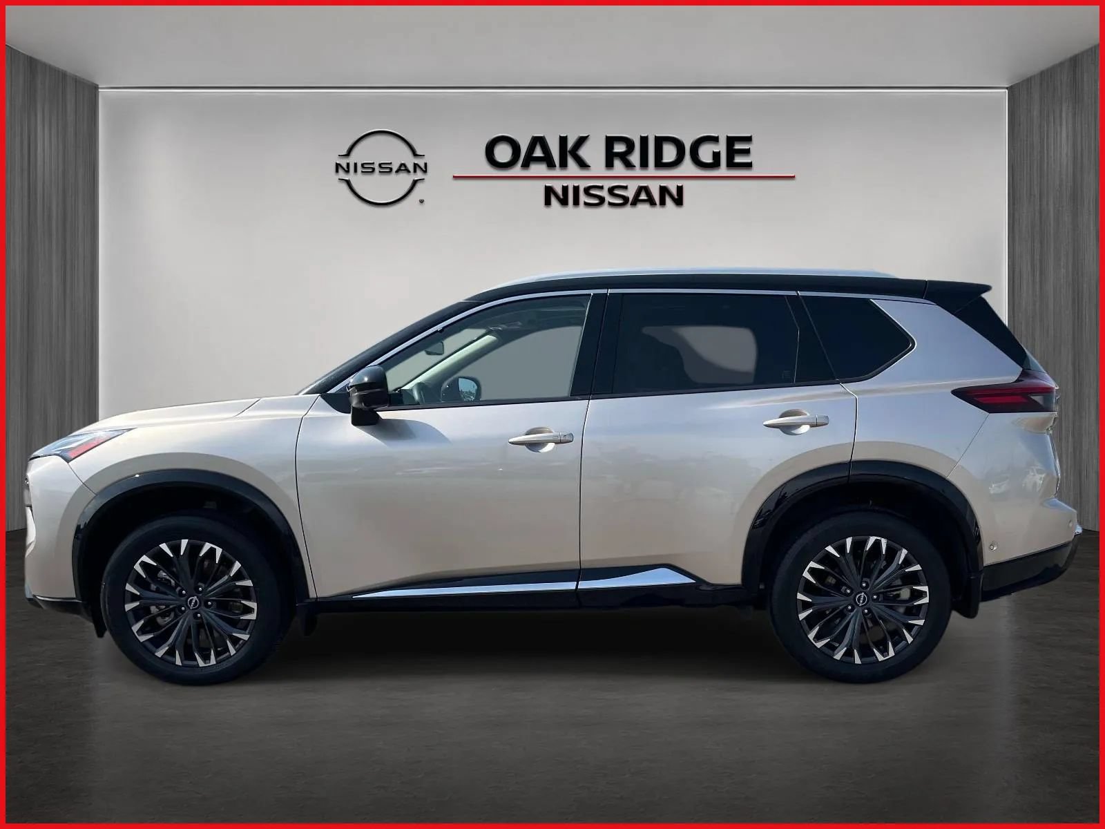 Used 2025 Nissan Rogue Platinum w/ Tech Package FWD image 6