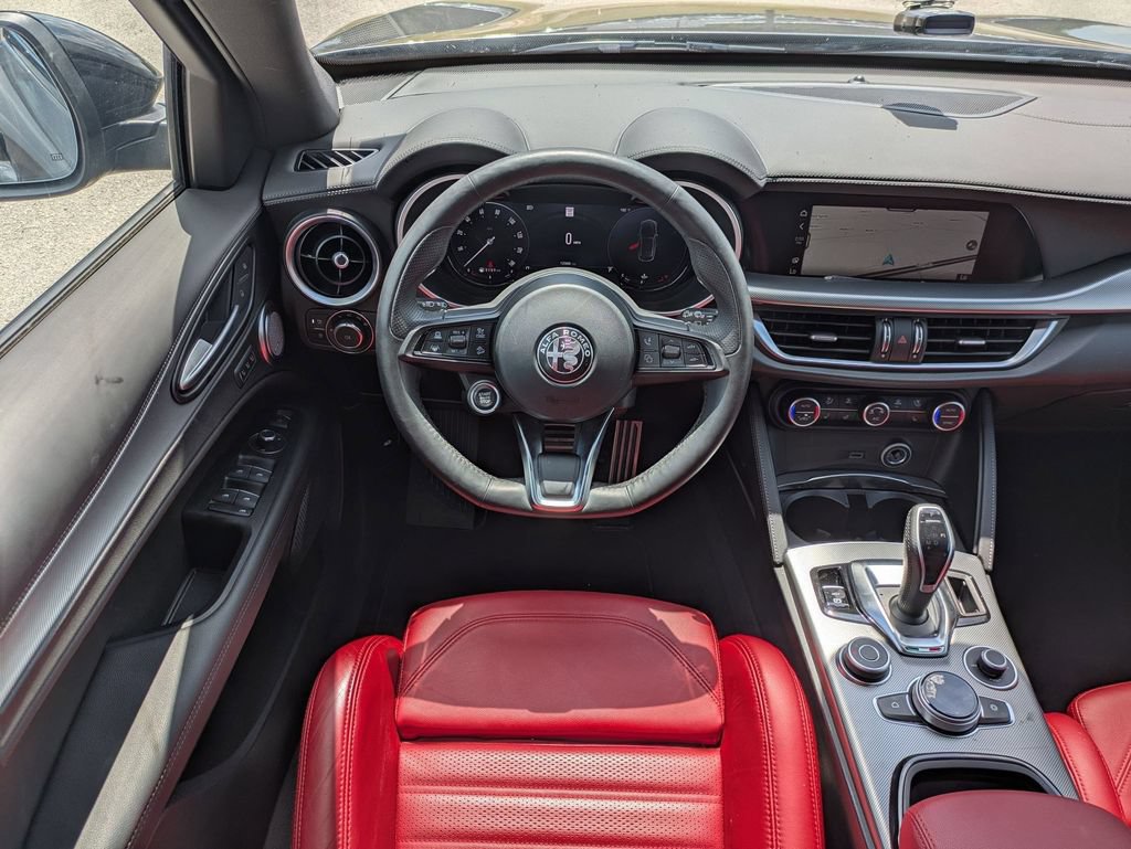 Used 2024 Alfa Romeo Stelvio Veloce AWD/4WD image 31