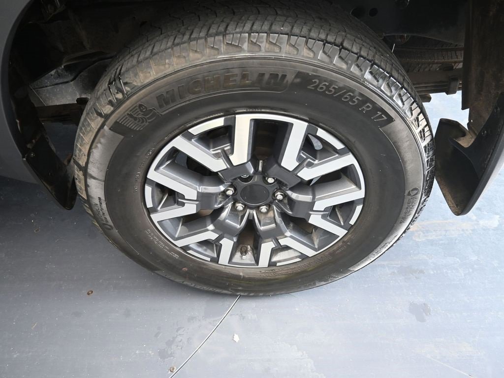 Used 2022 Nissan Frontier SV image 25