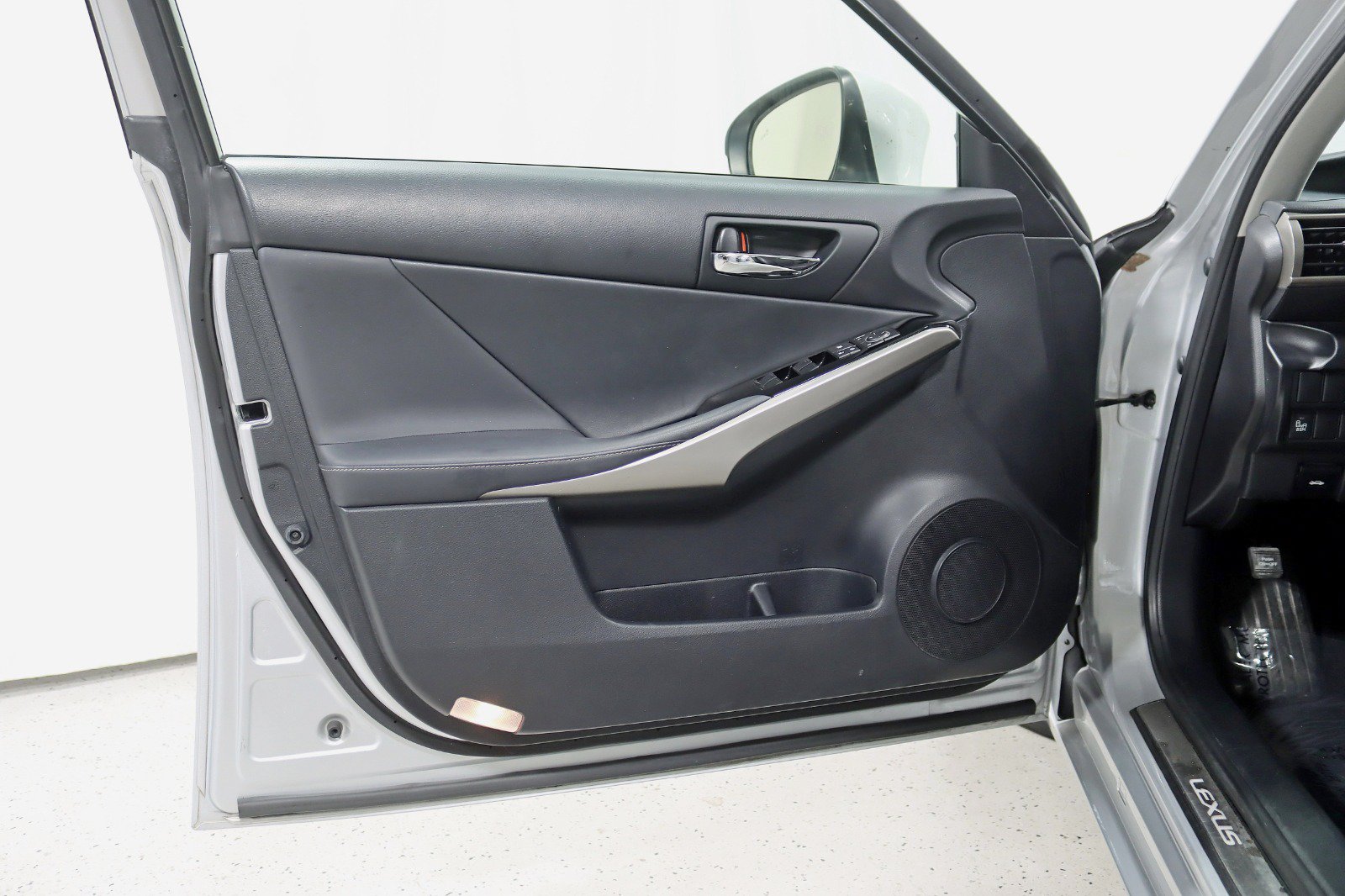 Used 2015 Lexus IS 250 AWD w/ Navigation System Package image 30