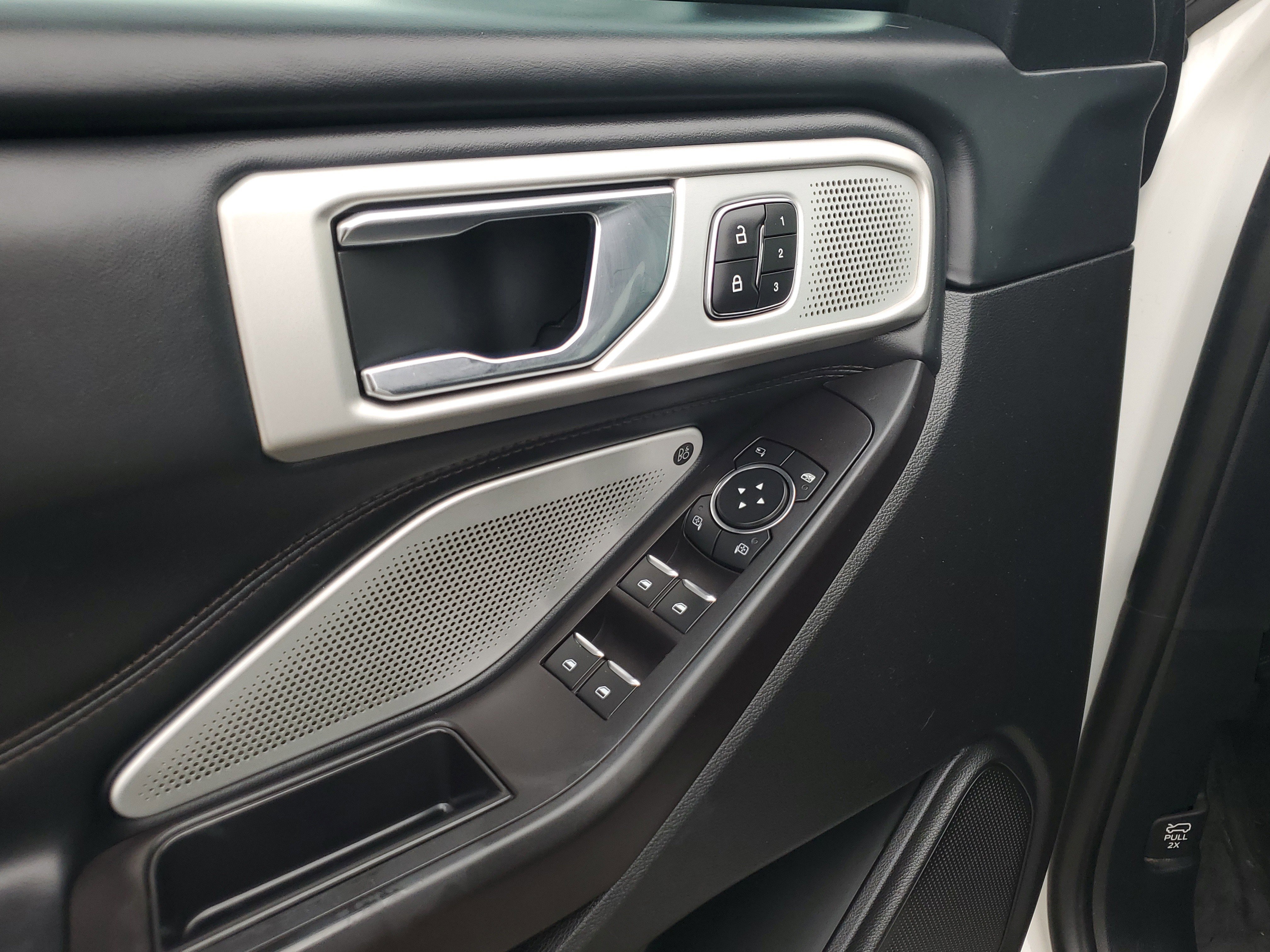 Used 2020 Ford Explorer Platinum w/ Premium Technology Package image 21