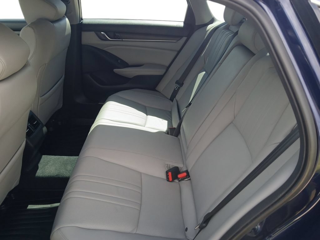 Used 2018 Honda Accord Touring image 25