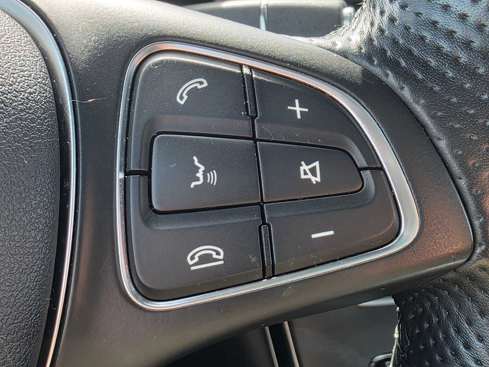 Used 2017 Mercedes-Benz GLC 300 4MATIC image 32