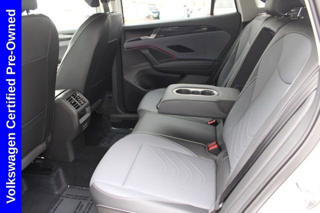 Used 2025 Volkswagen Tiguan SE image 25