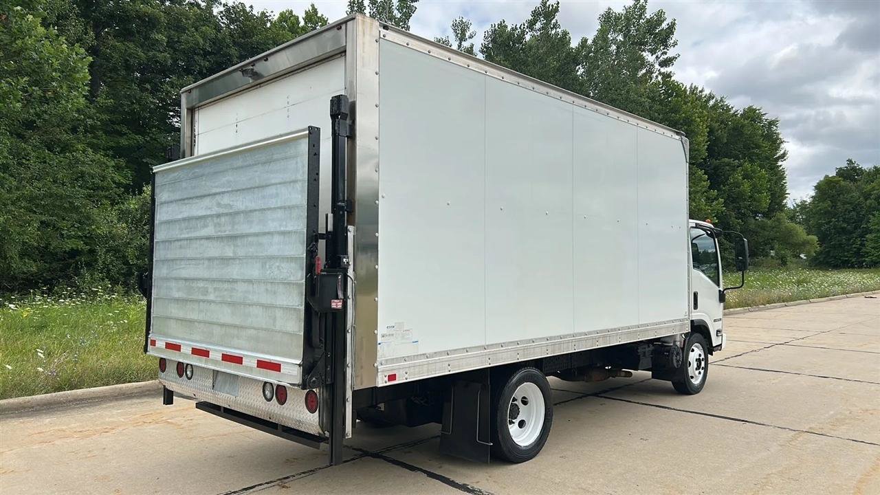Used 2018 Isuzu NPR RWD image 8