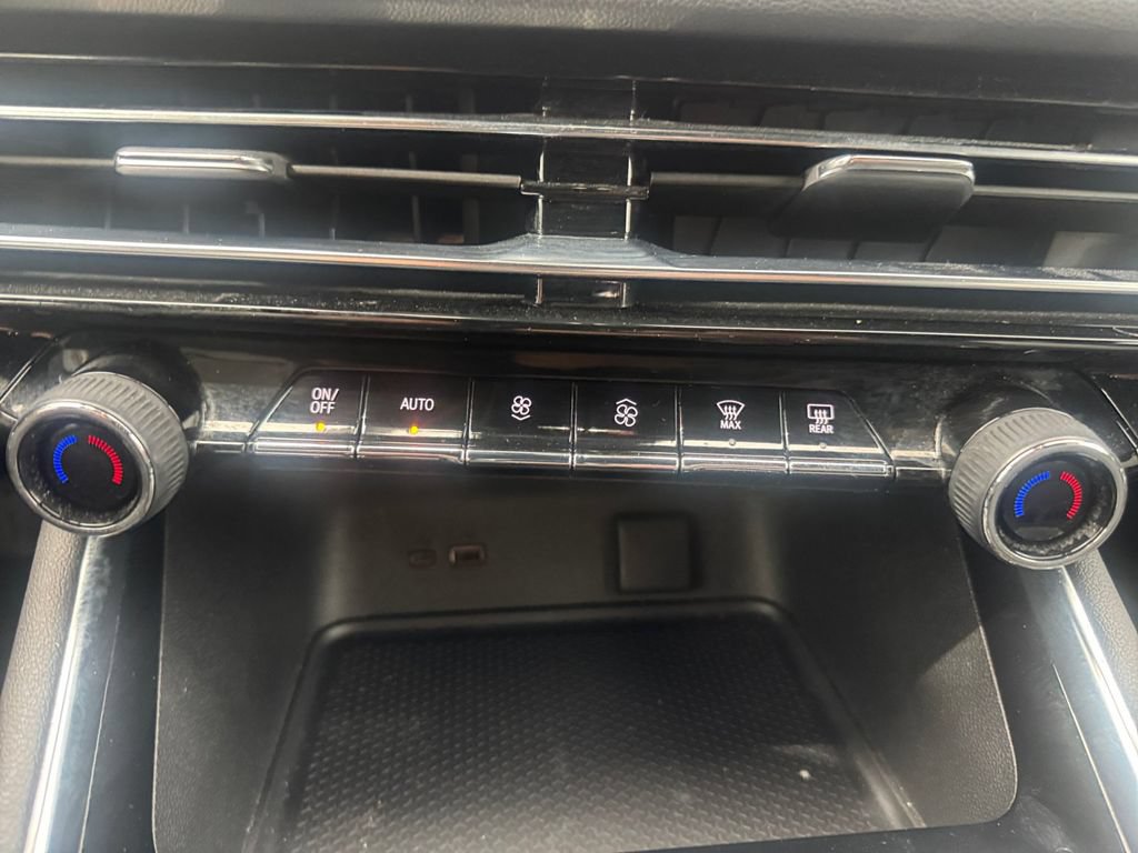 Used 2024 Chevrolet Traverse LS FWD image 20