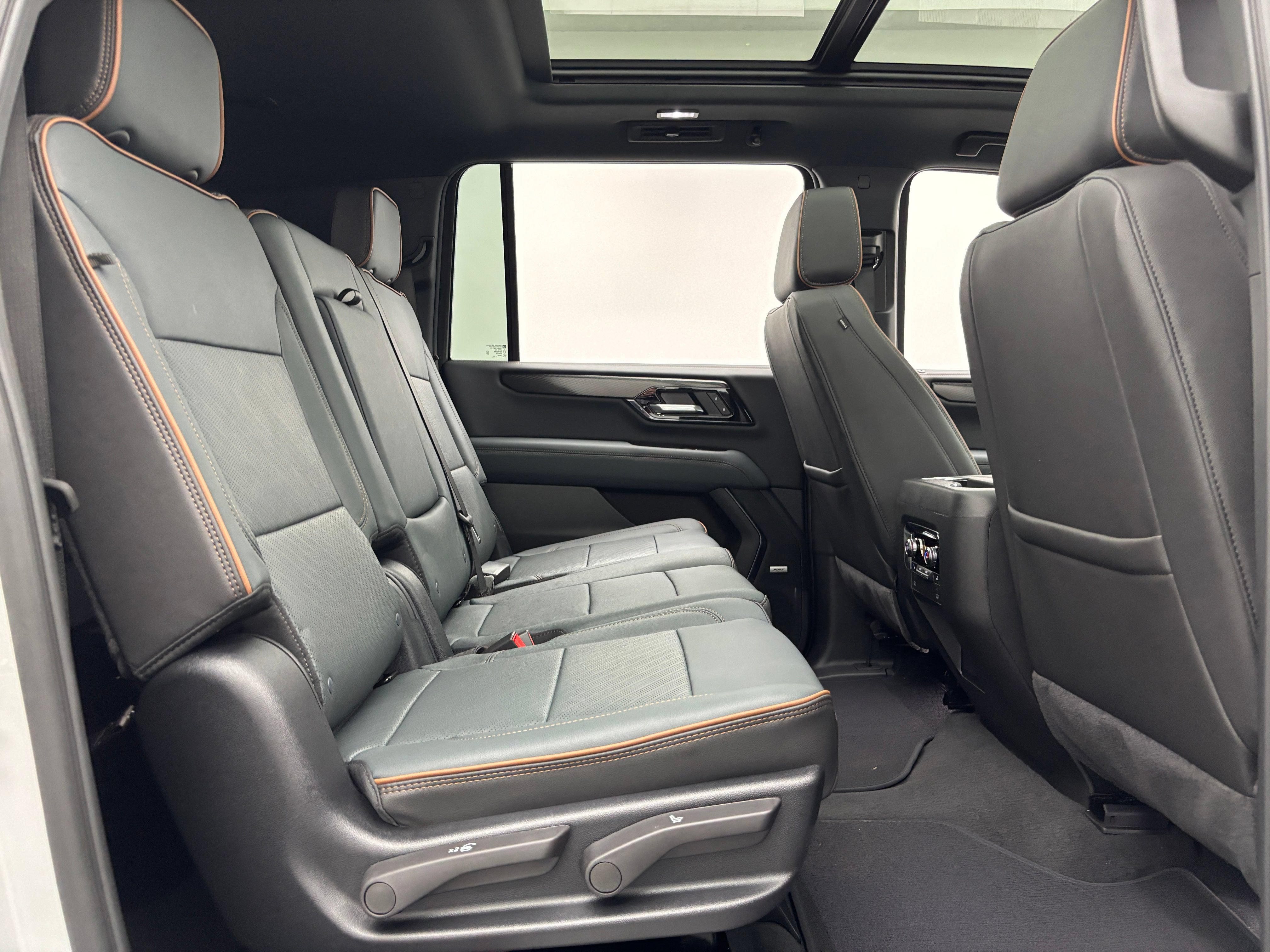New 2026 GMC Yukon XL AT4 w/ AT4 Preferred Package AWD/4WD image 41