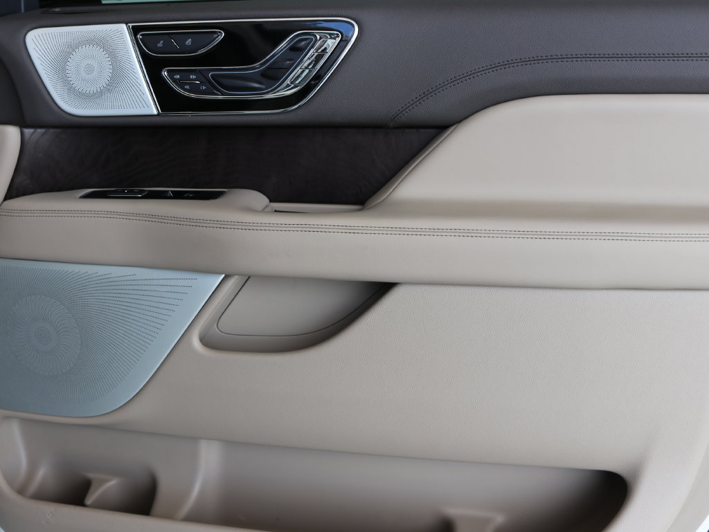 Used 2022 Lincoln Navigator Reserve AWD/4WD image 44
