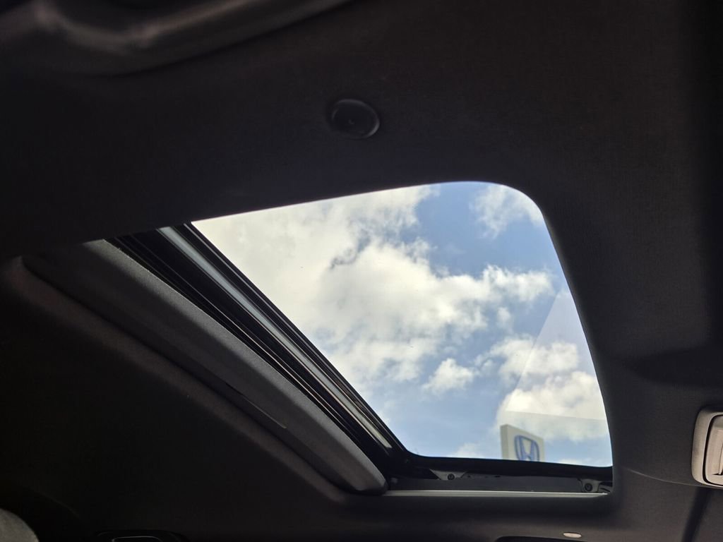 Used 2025 Honda CR-V Sport image 18