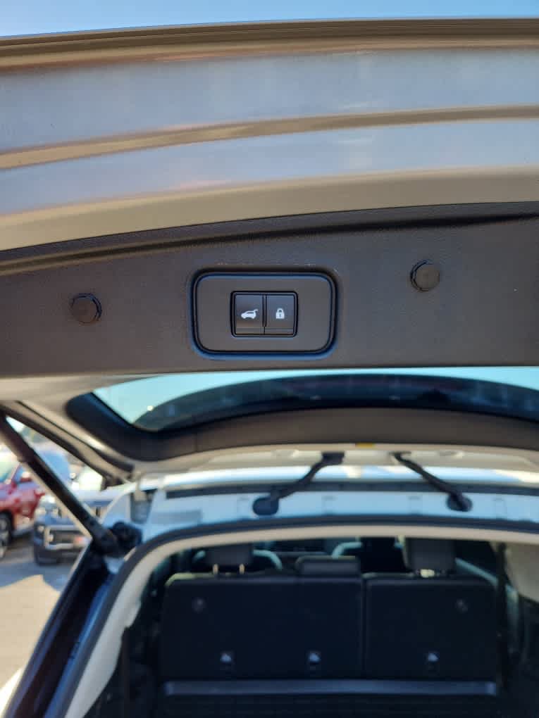 Used 2025 Nissan Pathfinder SL AWD/4WD image 26