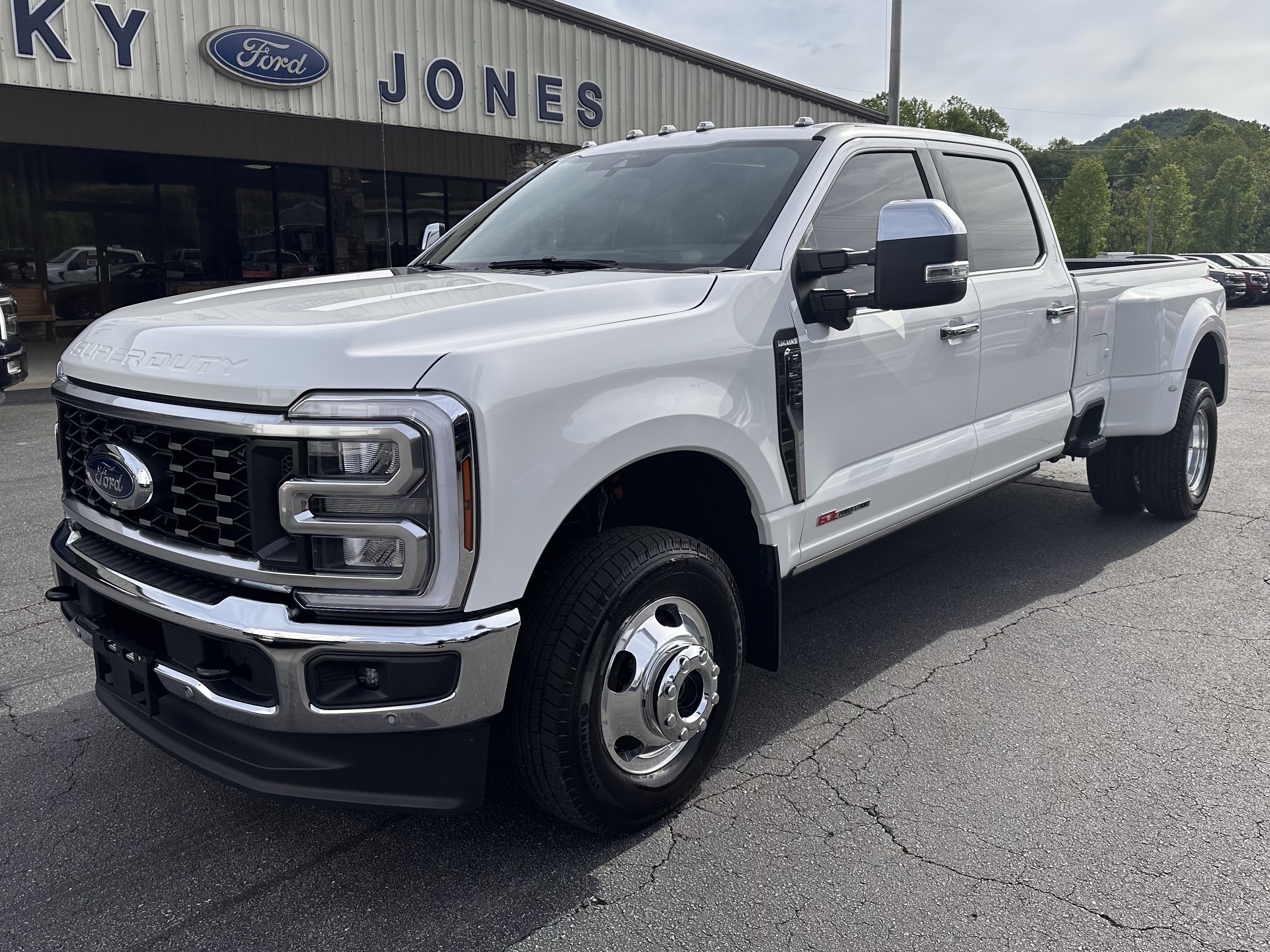 Used 2026 Ford F350 King Ranch w/ Chrome Package AWD/4WD image 2