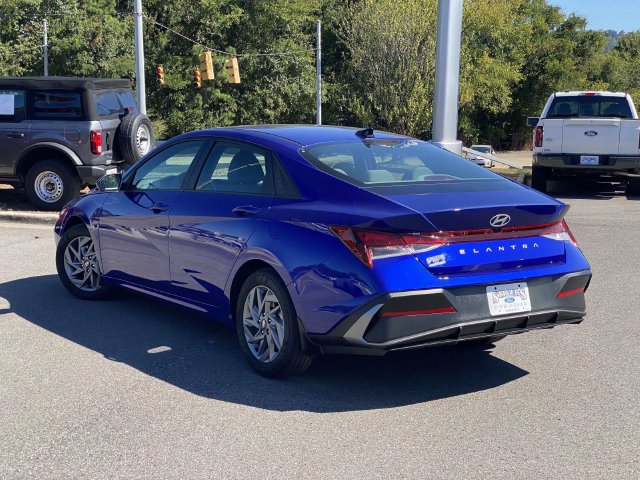 Used 2024 Hyundai Elantra SEL FWD image 29