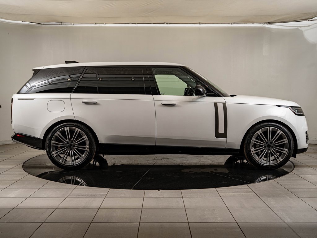 New 2026 Land Rover Range Rover Long Wheelbase SE image 11
