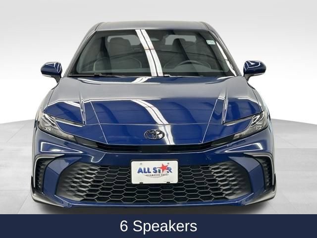 Used 2025 Toyota Camry SE image 3