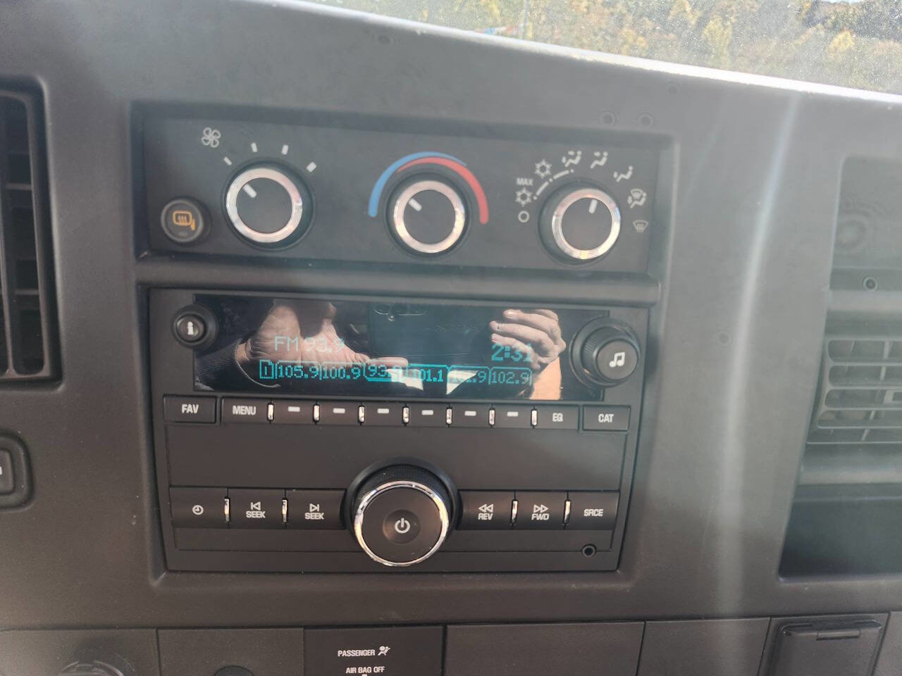 Used 2015 GMC Savana 2500 image 14