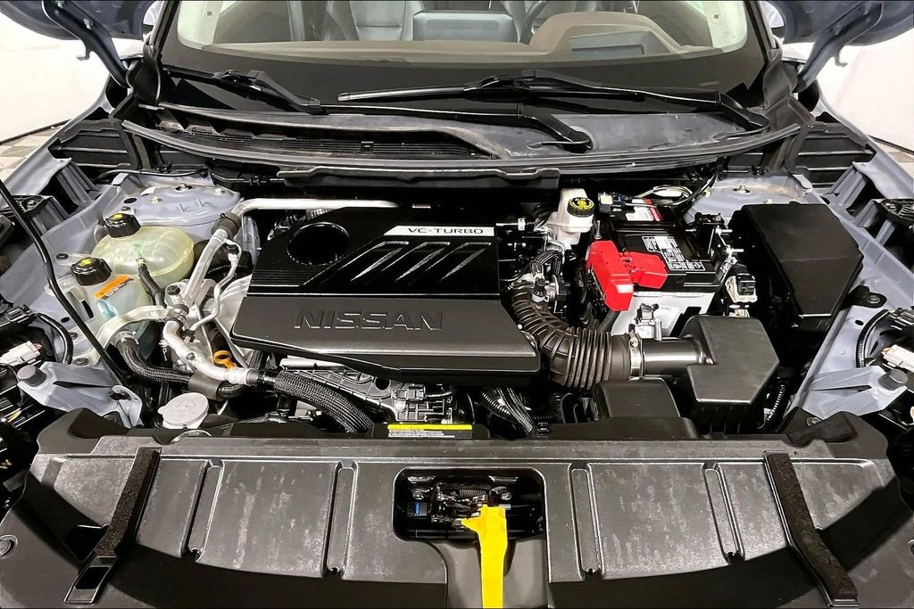 Used 2022 Nissan Rogue Platinum w/ Head-Up Display Package image 9