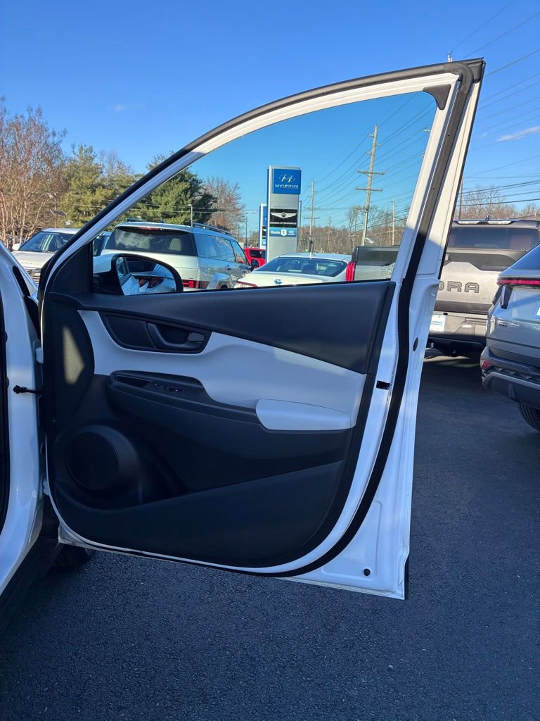 Used 2023 Hyundai Kona SEL w/ Cargo Package AWD/4WD image 45