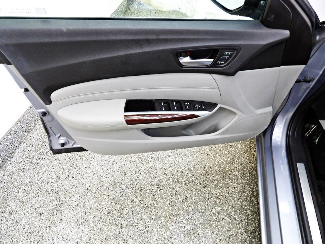 Used 2015 Acura TLX V6 w/ Technology Package image 7