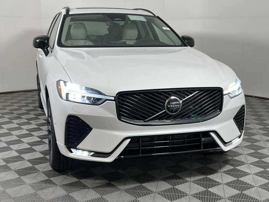 New 2026 Volvo XC60 B5 Ultra w/ Climate Package image 3