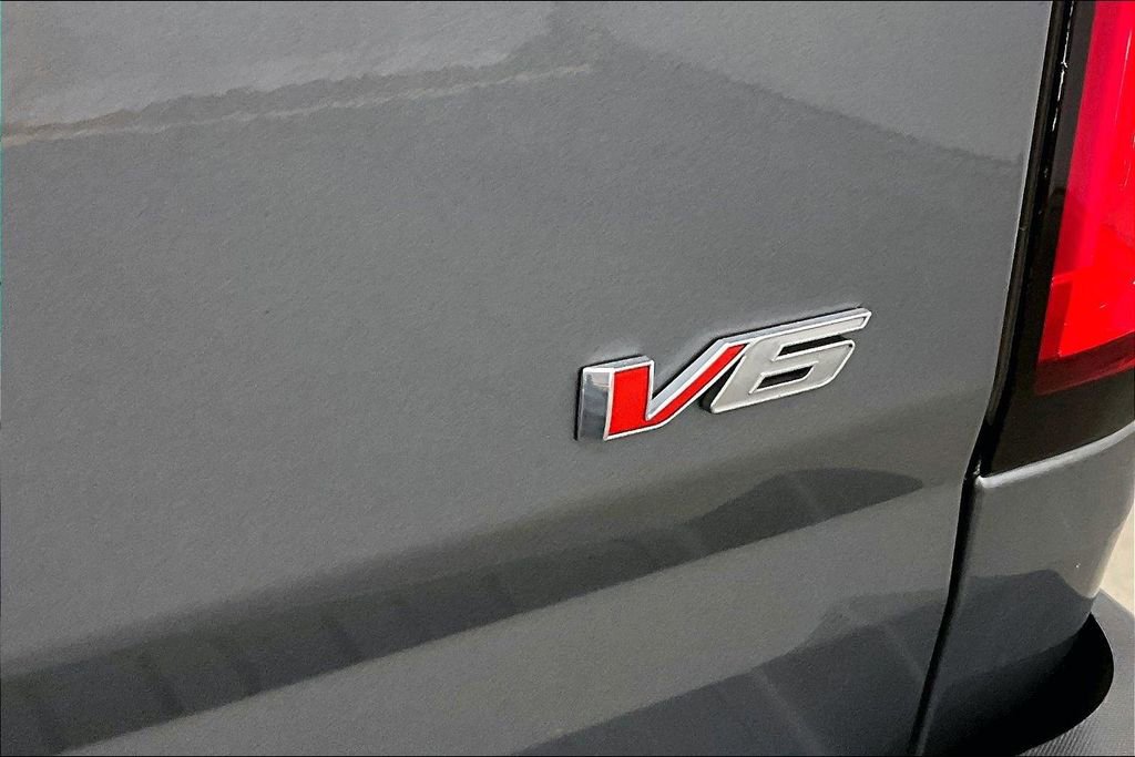 Used 2022 Chevrolet Colorado LT AWD/4WD image 25