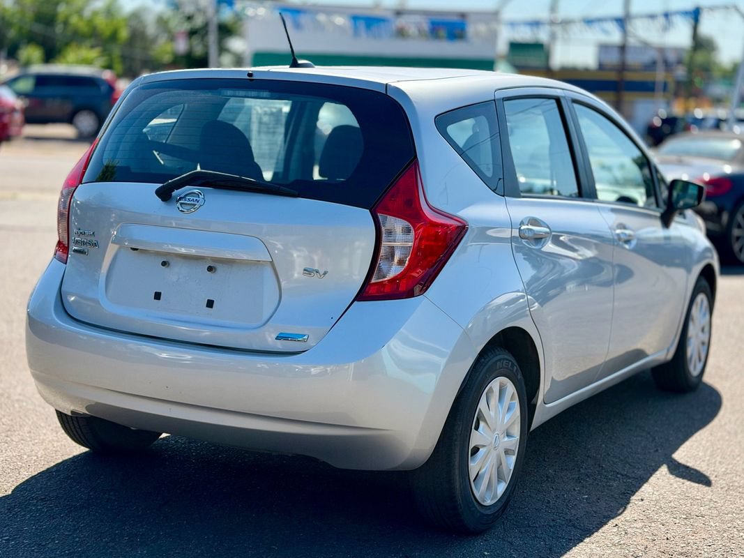 Used 2016 Nissan Versa Note SV FWD image 2