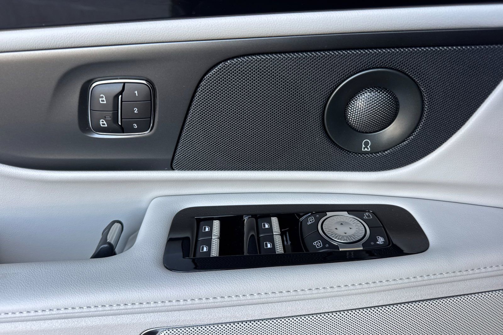 New 2026 Lincoln Nautilus Reserve AWD/4WD image 9