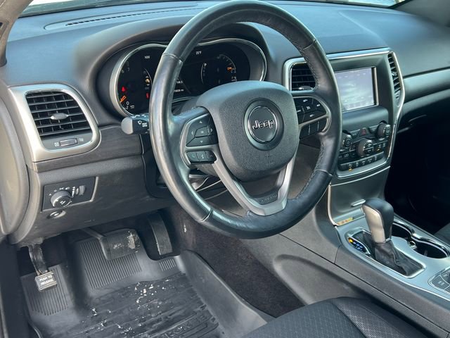 Used 2018 Jeep Grand Cherokee Laredo w/ All-Weather Capability Group image 16